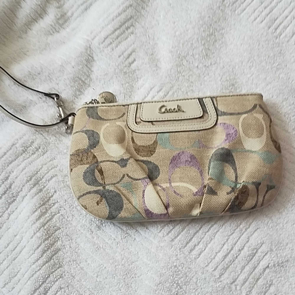 Coach Signature C Wristlet